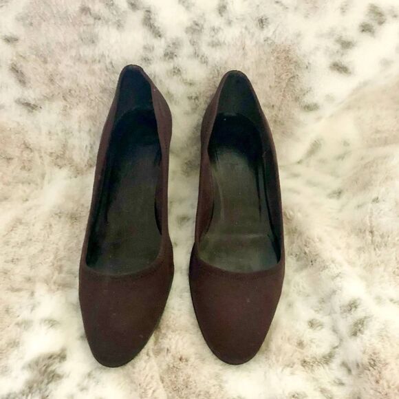 Salvatore Ferragamo Shoes - Ferragamo Suede pumps